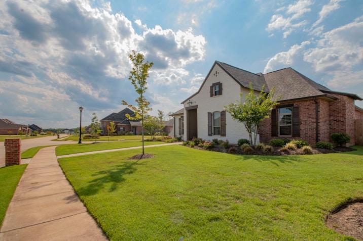 A Guide to Smart Home Investments: Essential Insights and Considerations for Future Homeowners